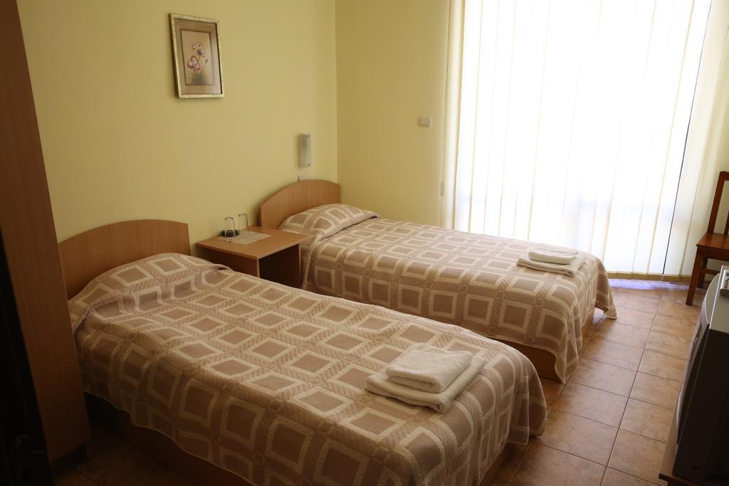 Family Hotel Papi Razlog Room photo